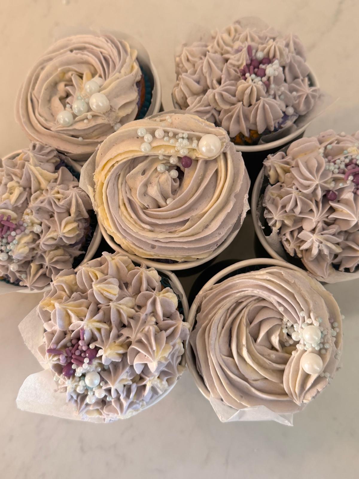 Pastel buttercream cupcakes